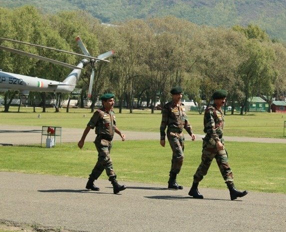  Indian Army chief Gen Dalbir Singh reaches Srinagar