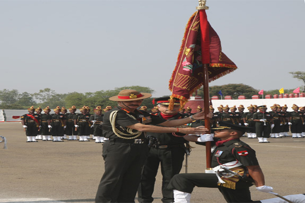 COAS presents colours to two battalions of the Mahar Regiment
