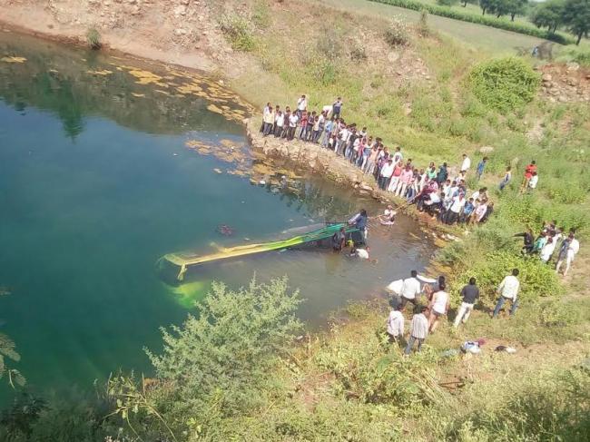 Bus accident in Madhya Pradesh leaves at least 10 dead and 13 injured 