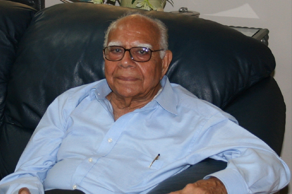  Won't charge him if he can't pay : Jethmalani after Kejriwal's Rs. 3.8 crore litigation bill controversy