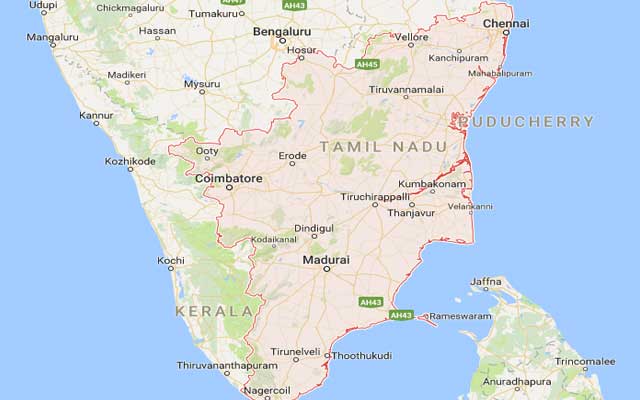 Tamil Nadu : Teenager hacked to death, head thrown into police station