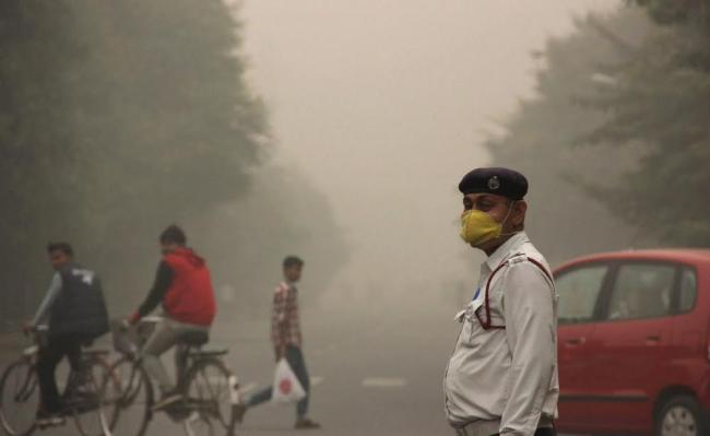 Delhi in grip of deadly smog, public health emergency declared
