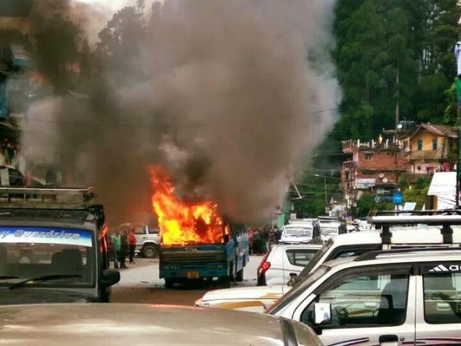 Shutdown in Darjeeling hills in presence of Mamata Banerjee ; 10,000 tourists stranded
