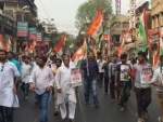 West Bengal:Youth Congress leaders protest against Centre, state