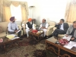 Sikh delegation from Kashmir Valley meets Rajnath Singh