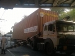 Kolkata: Truck gets stuck under Tollygunge rail bridge, traffic partly hit