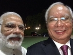Malaysian PM clicks selfie with Modi