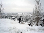 Dry spell ends after fresh snow fall in Kashmir