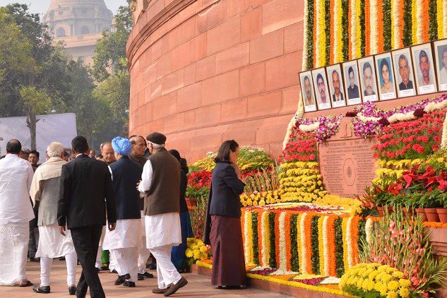 Congress leaders pay homage to Parliament attack martyrs 