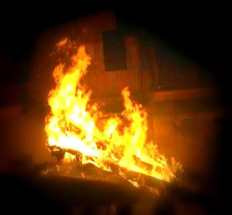 Major fire breaks out near Armenian Ghat in Kolkata