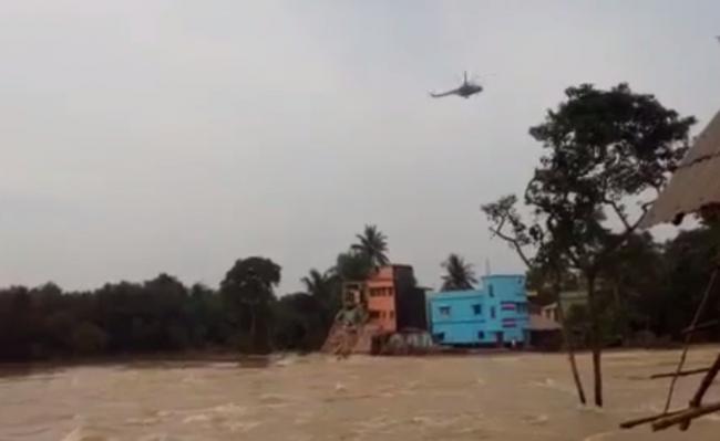 IAF chopper joins flood rescue operation in West Bengal