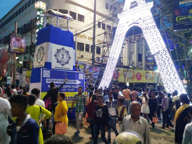 Kolkata: Worshipers' access to Santosh Mitra Square Durga Puja closed after short circuit