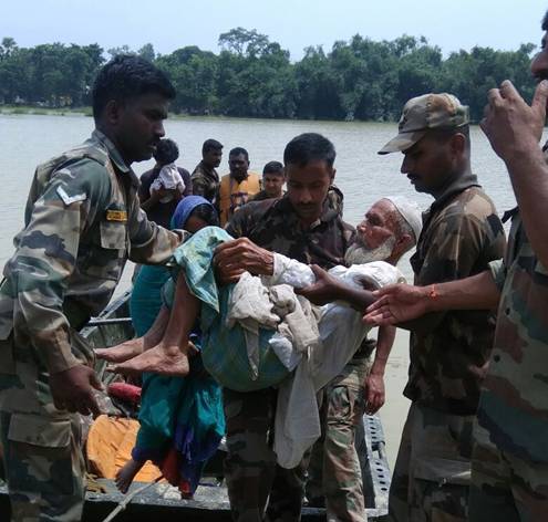 Army lends helping hand in Bihar floods 