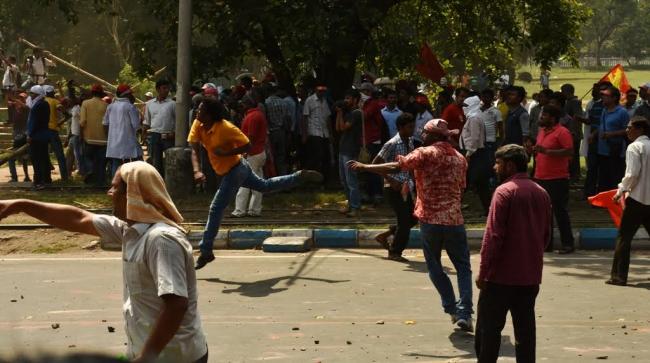 Left protest turns violent in Kolkata