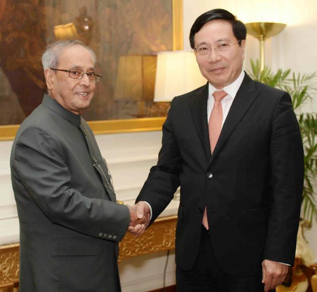 Deputy Prime Minister and Foreign Minister of Vietnam calls on President Mukherjee