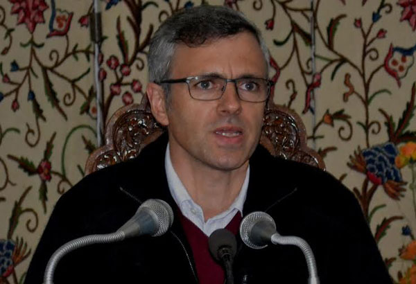 Heavy snowfall: Omar Abdullah criticises state government 