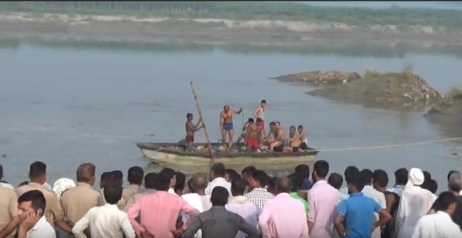 UP: At least 18 dead as boat capsizes in river Yamuna