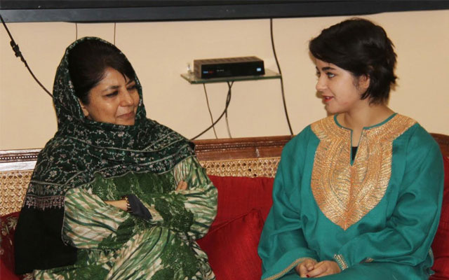 Dangal girl Zaira Waseem tenders FB apology for meeting politicians