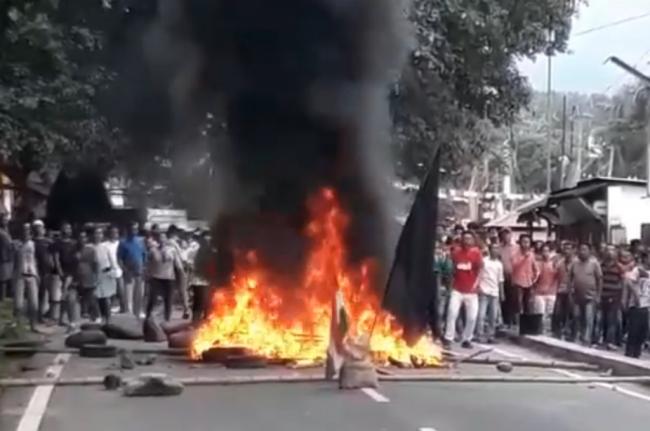 Darjeeling unrest: Several injured in GJM-police clash in Kalimpong