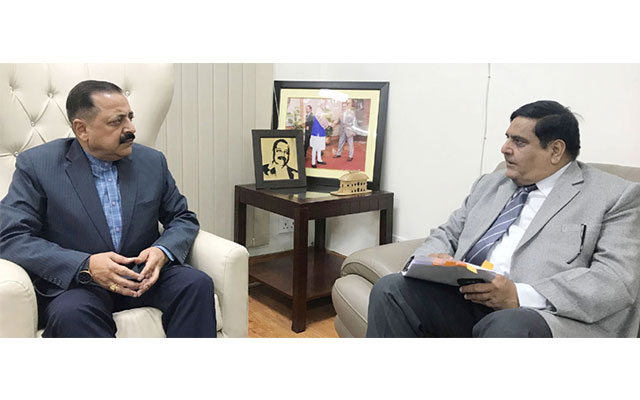 J&K Chief Secretary calls on Dr Jitendra Singh, briefs about various projects 