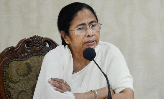 Mamata urges all to change Twitter DP to black as protest against demonetisation