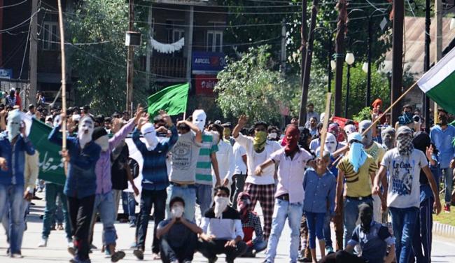 Kashmir: Mehbooba Mufti announces amnesty for stone pelting offenders