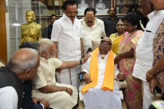 Narendra Modi meets DMK chief Karunanidhi in Chennai