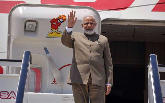 Narendra Modi ends Spain visit, leaves for Russia