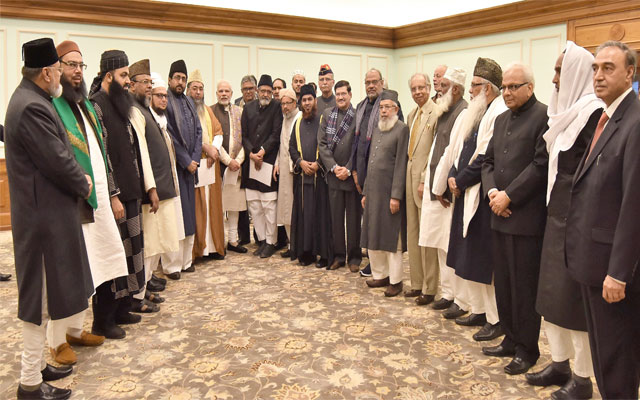 Delegation of Muslim Ulemas, intellectuals and academicians calls on PM Modi