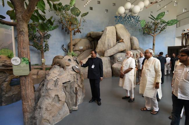 PM Modi visits Patna Museum before leaving for Mokama, also attended Patna Univ centenary celebrations