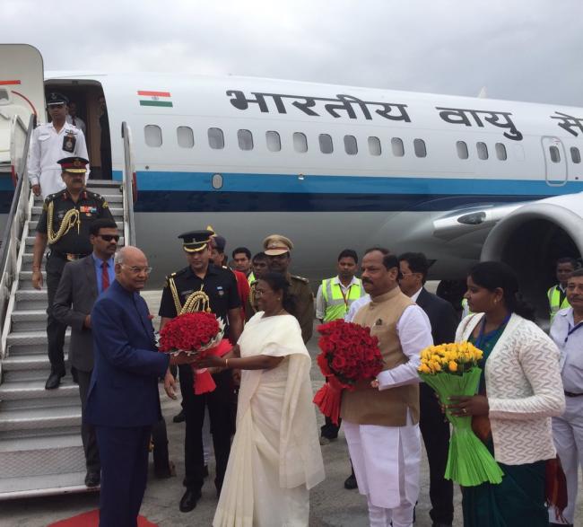 President Kovind arrives in Jharkhand, pays tribute to freedom fighter Birsa Munda 