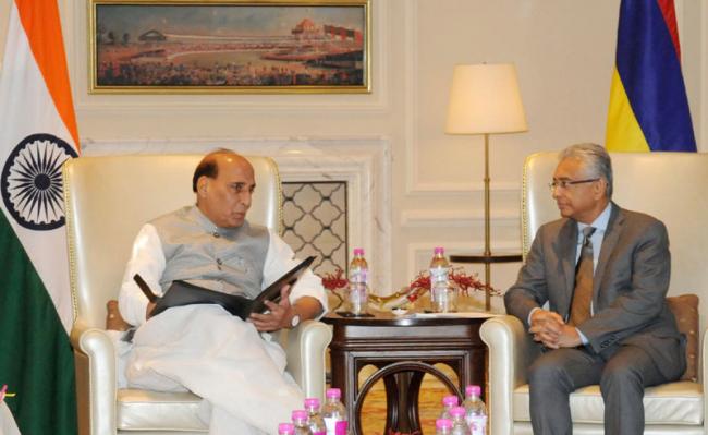 Rajnath Singh meets Mauritius Prime Minister 