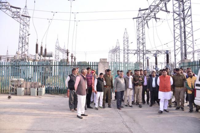 UP govt launches free power scheme for poor in the state