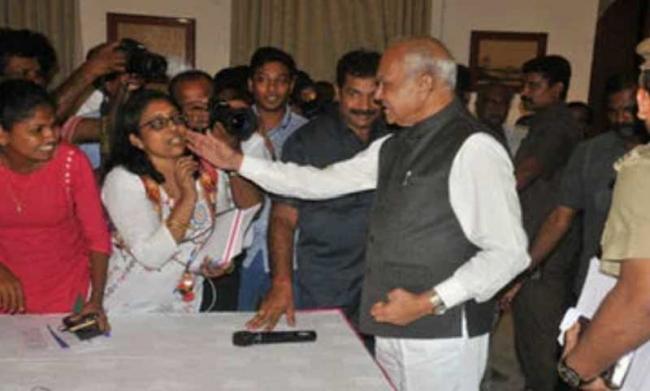 BJP leaders pass comments against Tamil Nadu female journalist patted by Governor Purohit, triggers fresh row