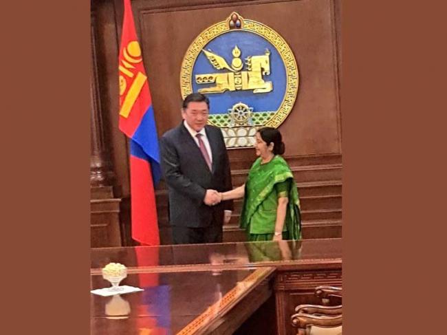 Sushma Swaraj calls on Speaker of Mongolian Parliament in Ulaanbaatar today