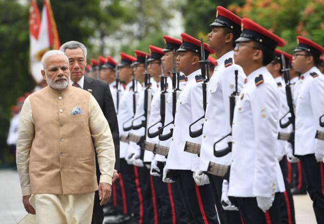 PM Modi receives ceremonial welcome at Istana in Singapore