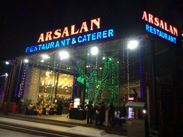 Kolkata's famous eatery accused of serving 'rotten' kebab, police complaint lodged