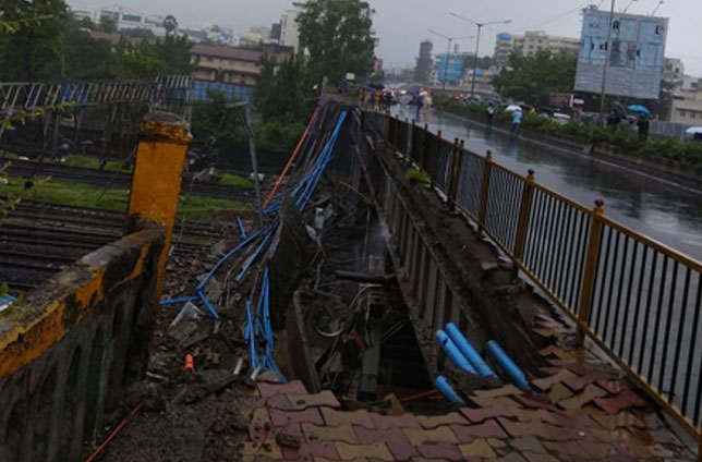 Bridge collapses close to Andheri railway station in Mumbai, five hurt 