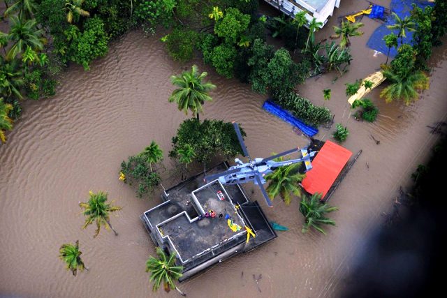 Kerala floods : Efforts on to restore essential services