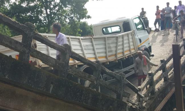 West Bengal: Canal bridge collapses in Siliguri, one minorly hurt