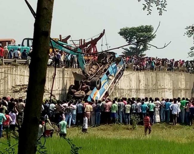 West Bengal: At least six dead, several hurt in Hooghly bus mishap