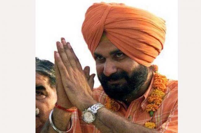 Sidhu's photo with pro-Khalistani leader draws criticism from BJP