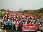 30,000 protesting farmers reach Mumbai, plan to gherao Vidhan Sabha tomorrow 