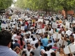 Police stop AAP protesters from marching towards PM's residence 