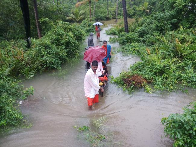 Water starts receding in Kerala, IAF continues rescue and relief ops
