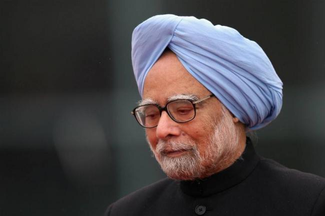 Urjit's resignation 'severe blow to economy': Manmohan Singh 