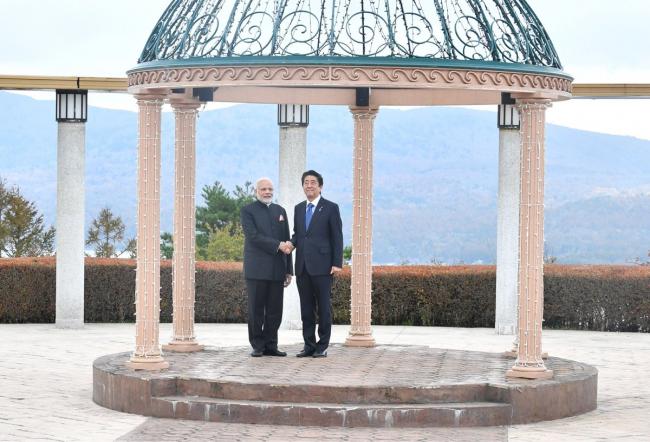 PM Modi meets Shinzo Abe at Yamanashi, to hold talks on India-Japan ties