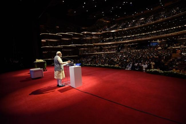 PM Modi addresses Indian diaspora in Dubai, hails demonitization, GST 