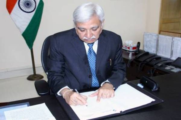 Sunil Arora assumes charge as new CEC