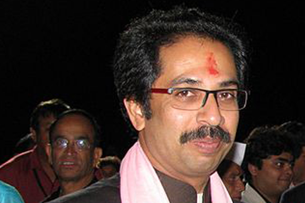 Uddhav Thackeray borrows Rahul's dig, says 'Chowkidaar chor haain'